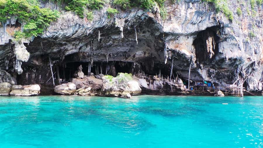 Phi Phi: Sunrise & Beat The Crowds to Maya Bay by Speedboat - What the $76 price really covers
