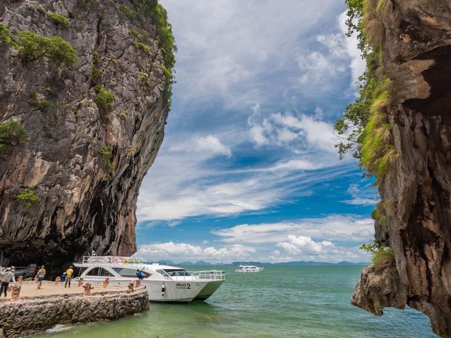 Phuket: 7 Wonders of Phang Nga Bay 6-Islands Tour - Yao Yai Island and the Palm Beach Club