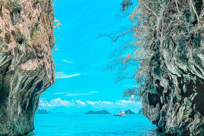 Phuket: Phang Nga Bay Bioluminescent Plankton and Sea Canoes tour - The plankton is magical, but photographs set the wrong expectation