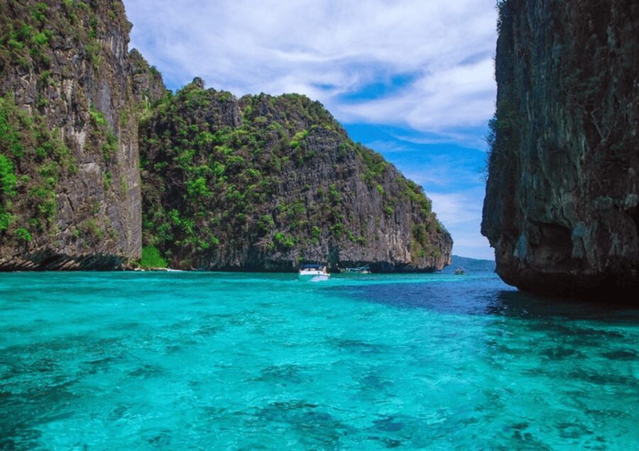 Phuket; Phi Phi, Maya Bay, Bamboo or Khai Island Speedboat - Maya Bay after The Beach