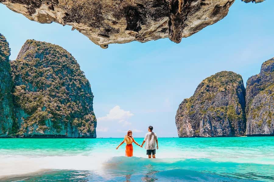 Phuket: Speedboat Day Trip to Phi Phi and Maya Bay - Pi Leh Lagoon and Lo Sama Bay
