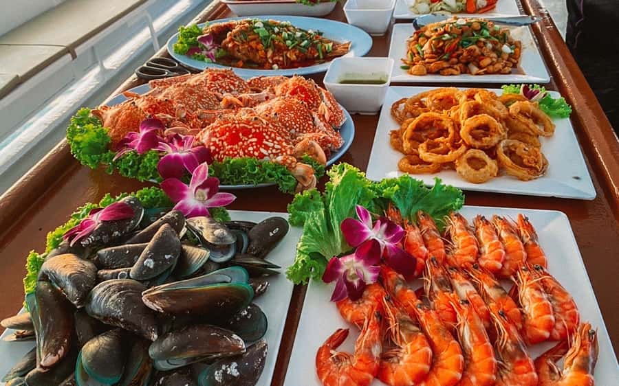 Phuket: Sunset Dinner in Phang Nga Bay by Big Boat - Who will enjoy this Phang Nga Bay outing?