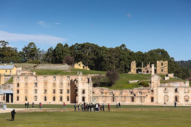 Port Arthur Full-day Guided Tour with Harbour Cruise and Tasman National Park - Richmond Bridge gives the day an easy start