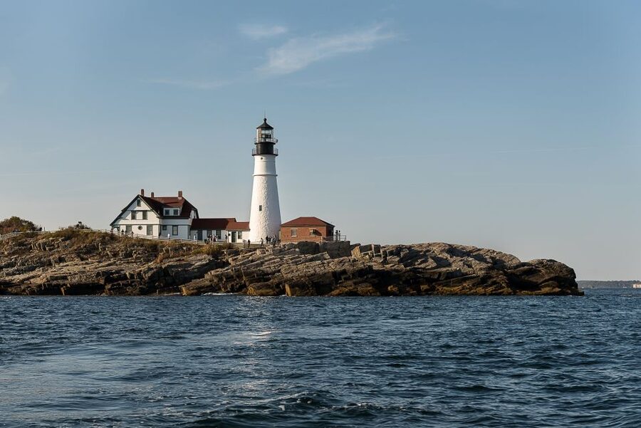 Portland: Sunset Lighthouse Cruise in Casco Bay with Drinks - Lighthouses, forts, and working waterfront views