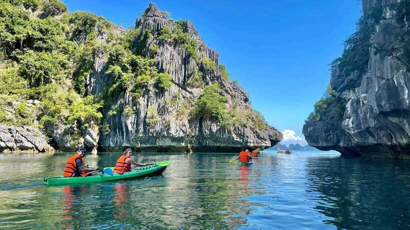 Private boat- Lan Ha Bay Half Day Tour with kayaking - Leaving Cat Ba through Beo Pier