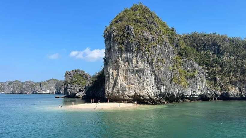 Private boat- Lan Ha Bay Half Day Tour with kayaking - Kayaking near Van Boi Beach