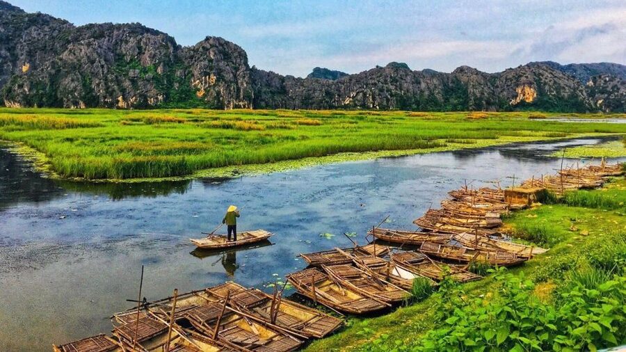 Private Car/Bus Renting Hanoi - Ninh Binh - Halong - Sapa... - Who should book this experience?