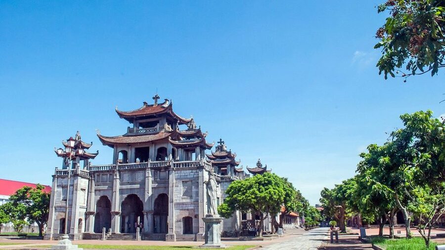 Private Car/Bus Renting Hanoi - Ninh Binh - Halong - Sapa... - An 8:00 a.m. departure from Hanoi