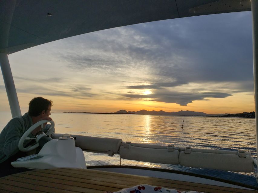 Private catamaran trip in the Bay of Juan les Pins at sunset - A quiet way to see the Bay of Juan les Pins