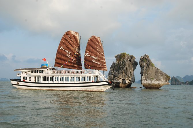 Private Full-Day Halong Bay Tour Including Cruise, Kayaking and Surprising Cave - Exploring Sung Sot, the Surprising Cave