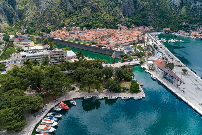 Private Gastro Cruise: Blue Cave & Organic Seaside Lunch - Weather and Seasonal Planning
