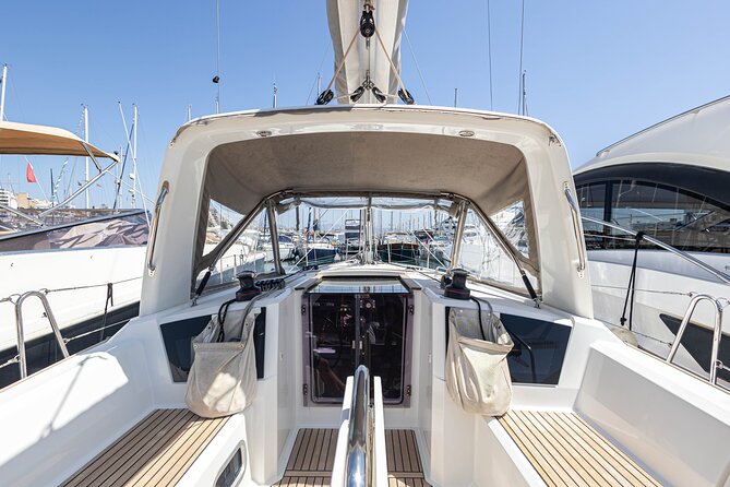 Private sailing yacht by the Bay of Palma and nearby coves - Timing, booking, and weather