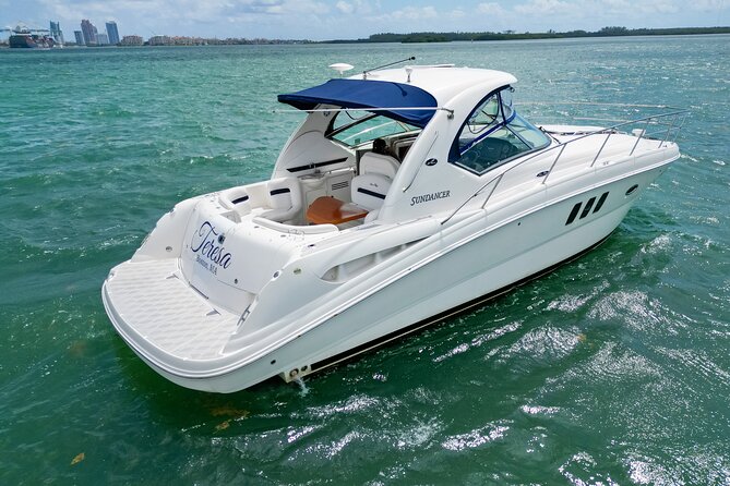 Private tour for 12 people on a 40 ft Yacht, Ft Lauderdale bay - The yacht, seating, and comfort aboard