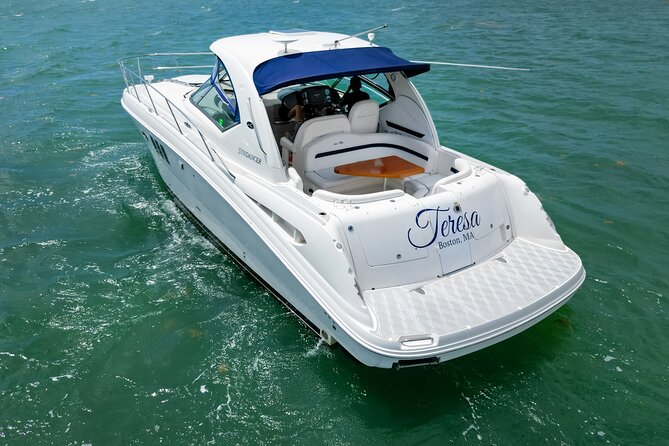 Private tour for 12 people on a 40 ft Yacht, Ft Lauderdale bay - Why four hours is the best middle choice