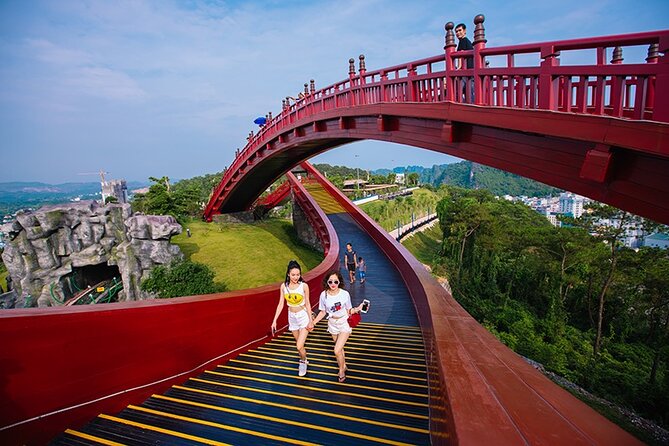 Private Transfer One Way From HANOI > HALONG - The 8:00 or 8:30 a.m. hotel pickup