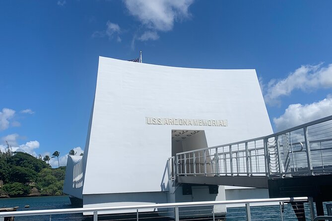 Private USS Arizona and USS Missouri Pearl Harbor Tour - Punchbowl Cemetery and the view over Honolulu