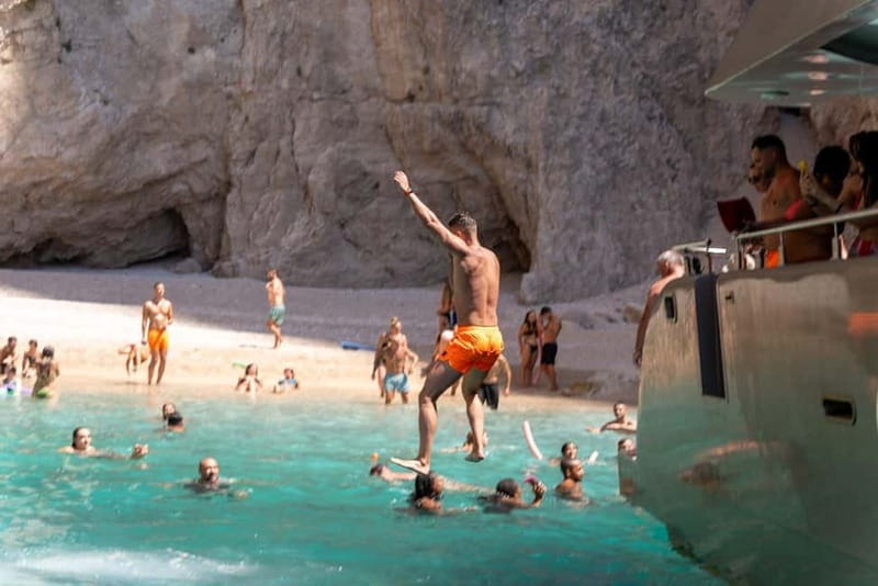 Rhodes: Morning Cruise to Symi Island & St. George Bay - Getting from your hotel to Mandraki Harbour
