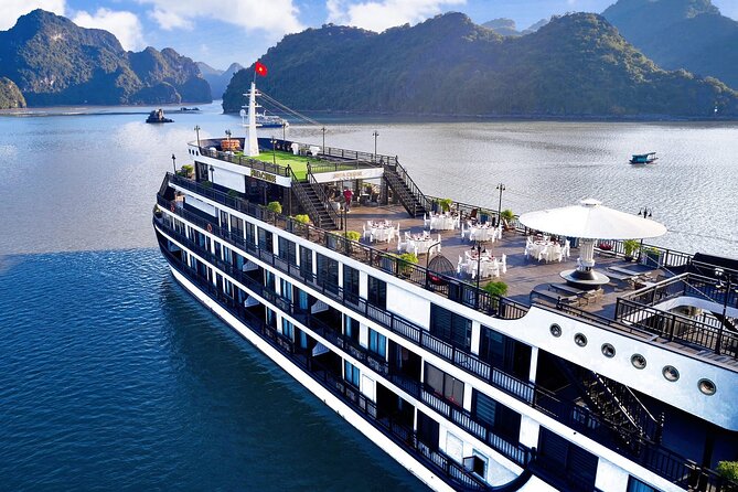 RITA CRUISE - LUXURY 5 STAR CRUISE in HALONG BAY from HANOI - From Hanoi to Tuan Chau Island