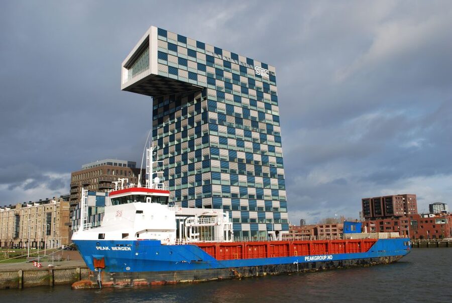 Rotterdam: Harbor Cruise on a Historic Ship - Why seeing Rotterdam from the Maas works