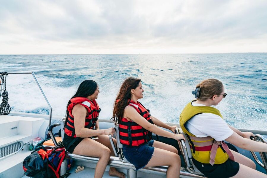 S'Arenal: Boat trip to Illetas with views of Palma - How this compares with a self-planned beach day