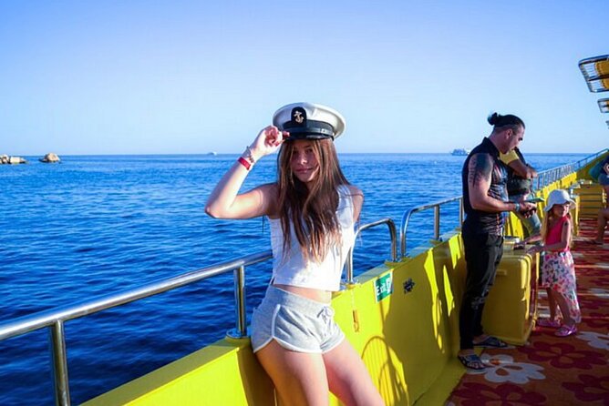 Safaga & Makadi Bay: Royal Seascope Submarine cruise with pickup - Optional snorkeling after the submarine