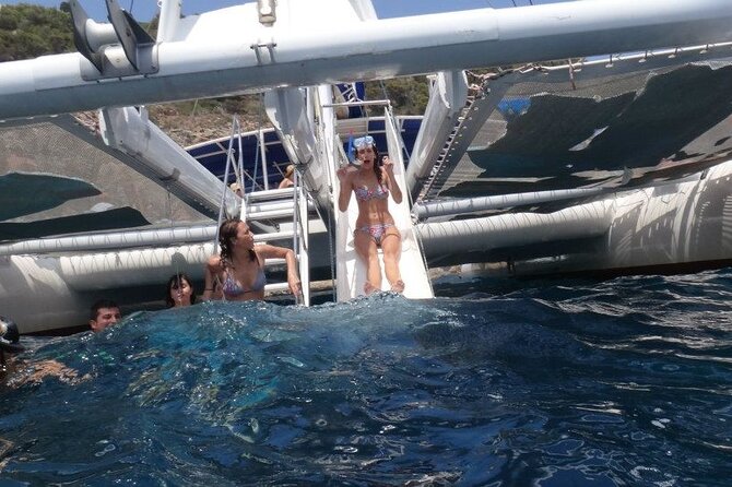 Sailing trip and swim in the bay of Dénia on a catamaran - The swim stop changes with the weather