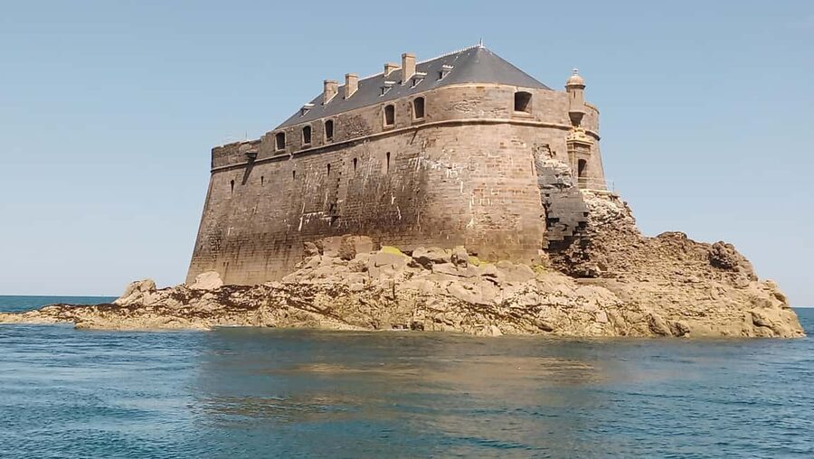 Saint-Malo: Sailing & discovering the Bay - Commentary from a local skipper
