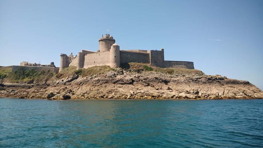 Saint-Malo: Sailing & discovering the Bay - Clothing, weather, and tide advice