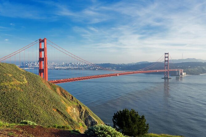 San Francisco Bay Adventure Sightseeing Cruise - A 90-minute ride that turns sightseeing into an outing