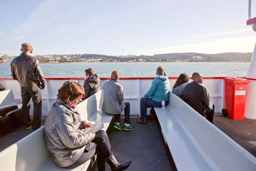 San Francisco: Golden Gate Bay Cruise - Seating, bar, and onboard comfort