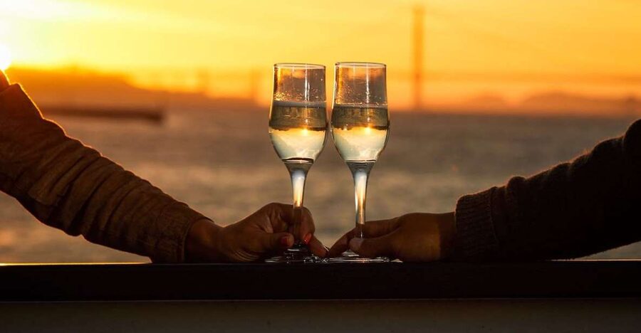 San Francisco: Golden Gate Bridge and Bay Sunset Cruise - Golden Gate Bridge views are the main event