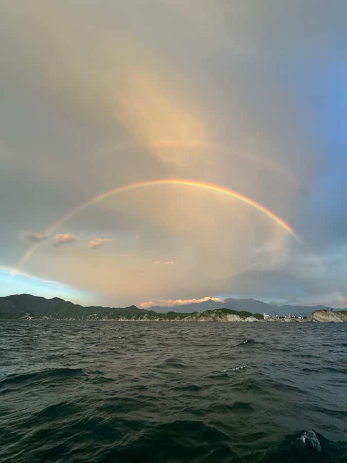 Santa Marta: Sunset Cruise Around the Bay - Weather, comfort, and the small risks
