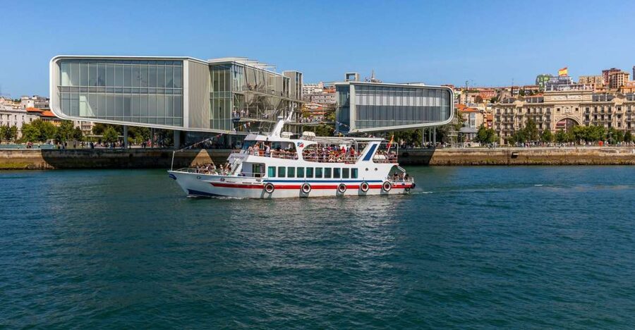Santander: 1-Hour City Cruise Around the Bay - From Puertochico to Magdalena Palace