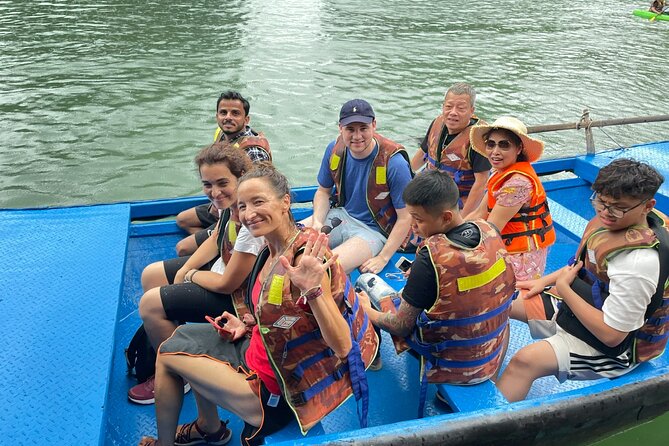 Sea Lion Luxury 5-Star Halong Day Cruise,Buffet Lunch,Shuttle Bus - Hang Luon Cave by kayak or bamboo boat