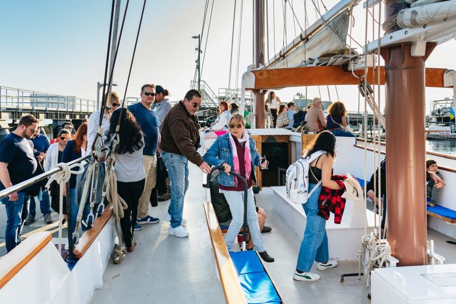 Seattle: Tall Sailboat Sunset Harbor Cruise - Drinks, snacks, and the onboard mood