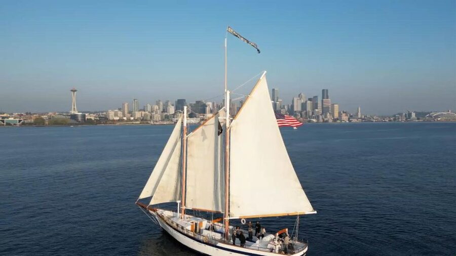 Seattle: Tall Ship Harbor Cruise - Meeting the Bay Lady at Pier 66