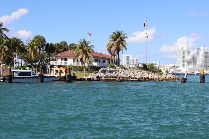 Sightseeing location Boat cruise on Biscayne Bay with Miami stop - Pickup, transport, and practical planning