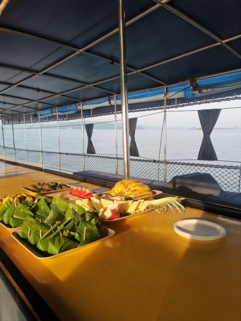 Small Group Phang Nga Bay Relaxing Sunset tour with Lunch - Canoeing through Koh Hong