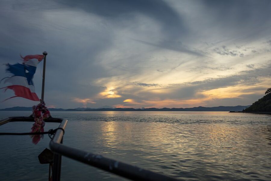 Small Group Phang Nga Bay Relaxing Sunset tour with Lunch - The beach stop at Koh Lawa or Koh Nakka Noi