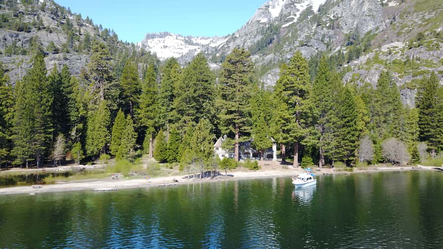 South Lake Tahoe: 2-Hour Emerald Bay Boat Tour with Captain - Key points to know