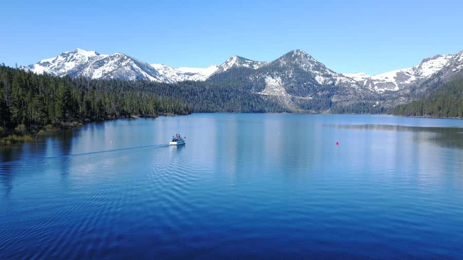 South Lake Tahoe: 2-Hour Emerald Bay Boat Tour with Captain - The ride toward Vikingsholm Castle and Emerald Bay