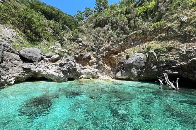 Speed Boat Tour to National Park and Grama Bay - Grama Bay adds a dose of coastal history