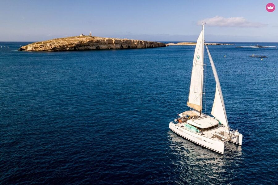 St. Paul's Bay: Half-Day Scenic Catamaran Tour with Drinks - Blue Lagoon: one hour in Malta’s famous water