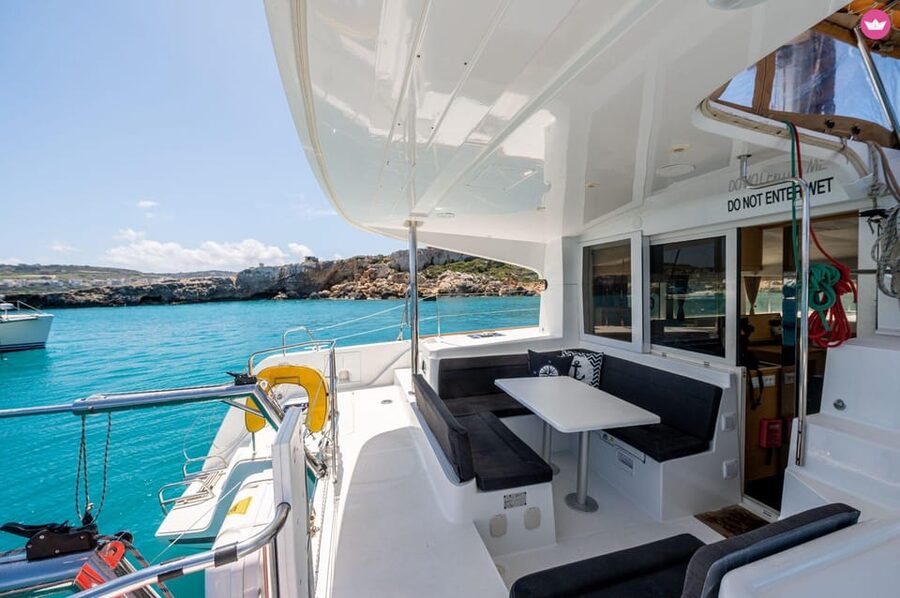 St. Paul's Bay: Half-Day Scenic Catamaran Tour with Drinks - What the three to four hours feel like