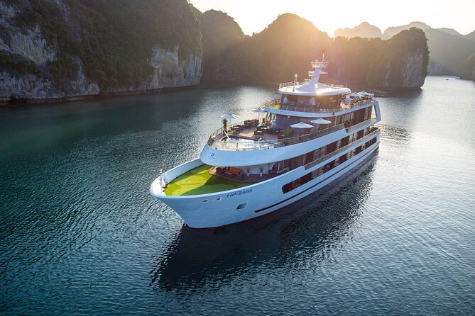Stellar Of The Seas visit Bai Tu Long Bay Lan Ha Bay depart from Hanoi - An evening of spring rolls and barbecue