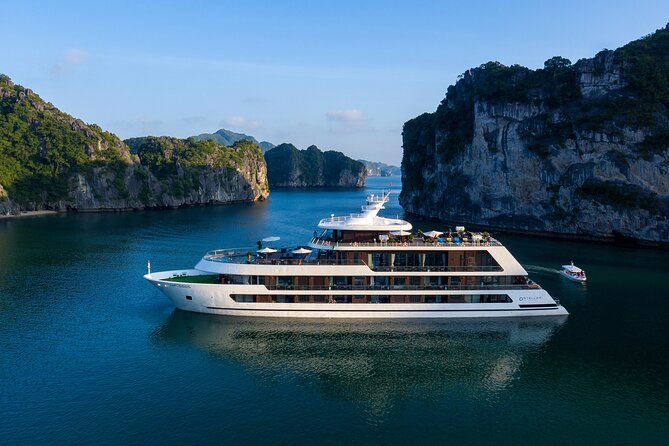 Stellar Of The Seas visit Bai Tu Long Bay Lan Ha Bay depart from Hanoi - Service, comfort, and the small-group advantage