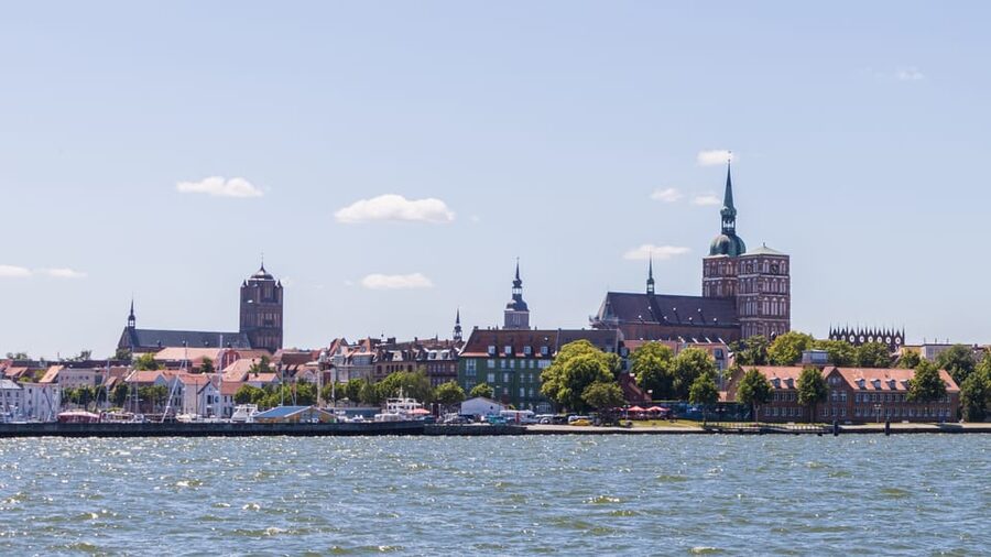 Stralsund: 1-Hour Harbor Cruise - Returning along Stralsund’s waterfront