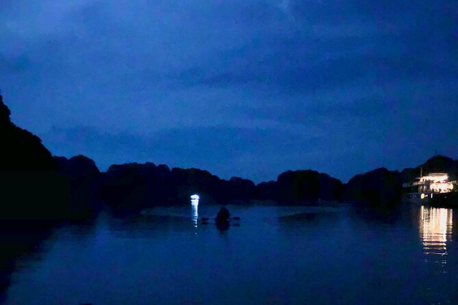 Sunset & Bioluminescent Plankton Kayaking Lan Ha bay - The floating house and the hour on the water