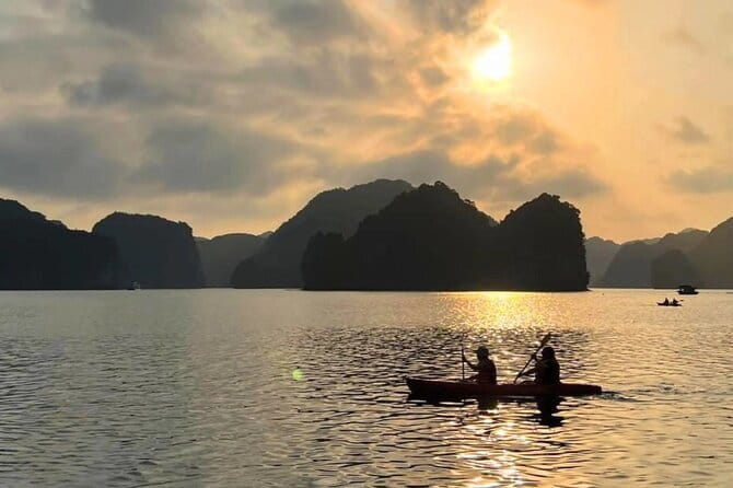 Sunset Tour in Lan Ha Bay | 4-star Daiichi Cruise - Monkey Island for swimming and sunset views