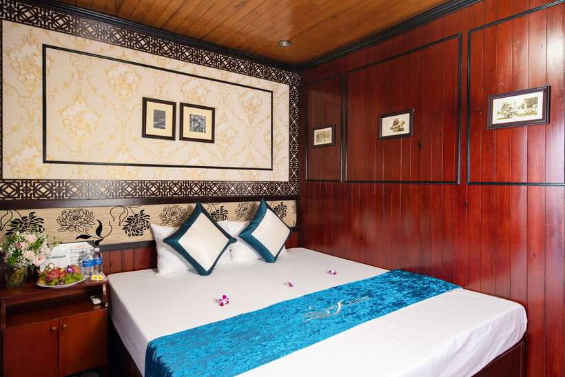 Swan Cruises: Bai Tu Long Bay 3 Day 2 Nights - Cooking, dinner, and a quiet night afloat